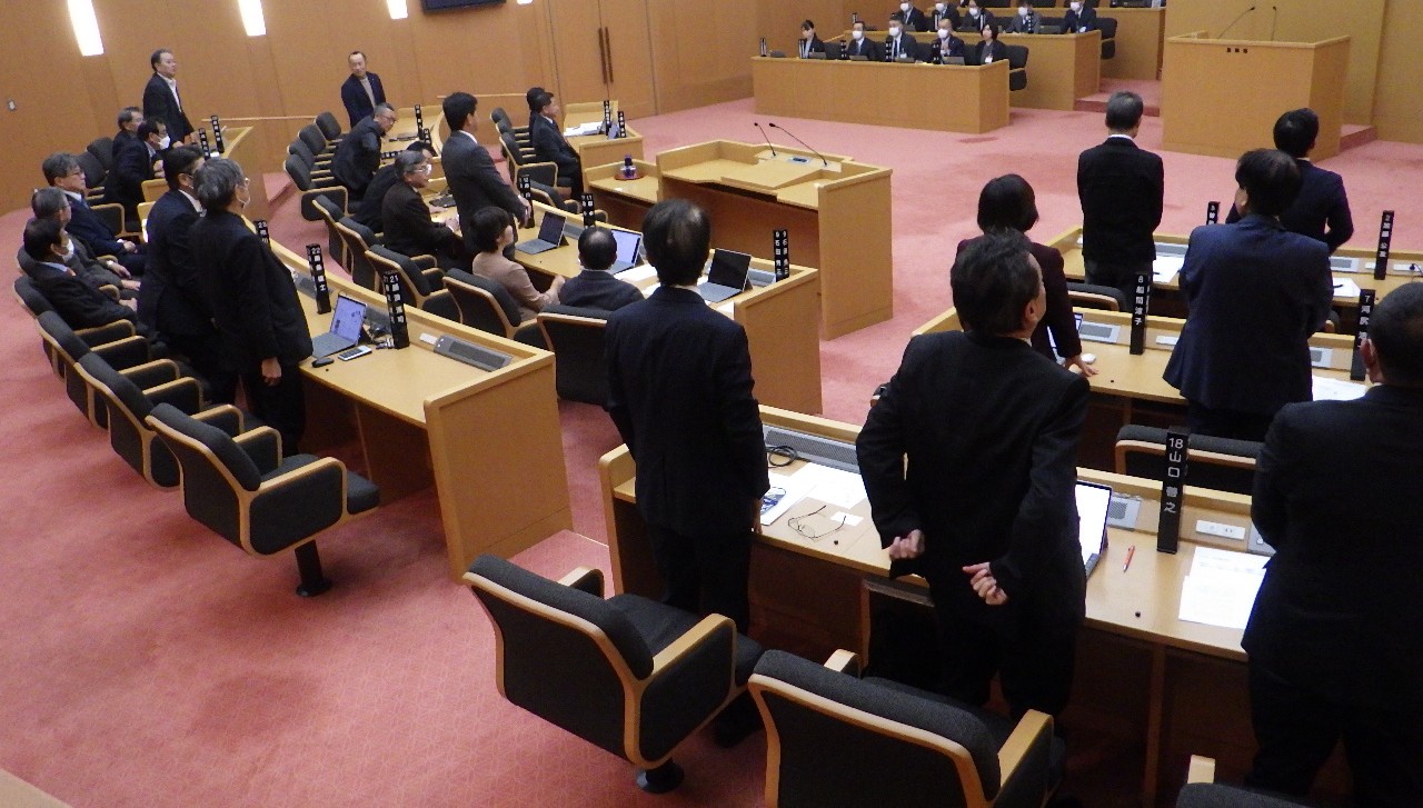 【第３報】東京事務所の開設に向けて予算案を可決　異例の付帯決議で「注文」も　三重県鈴鹿市議会