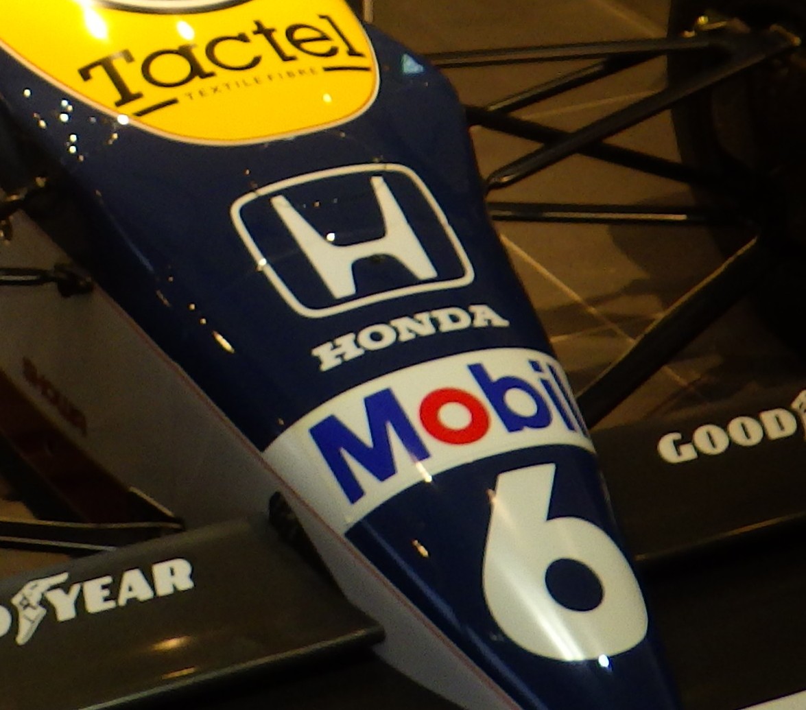 往年のF１車両を展示　４月の日本グランプリに合わせ　三重県鈴鹿市の新名神ＰＡ