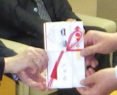 三重県鈴鹿市に「七日会」が寄付　産業振興資金として