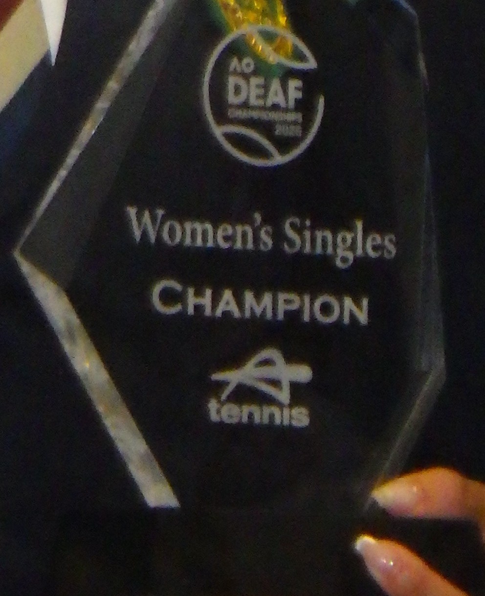 全豪オープンのデフテニスで優勝　三重県鈴鹿市出身の菰方選手　11月の「東京デフリンピック」にも出場